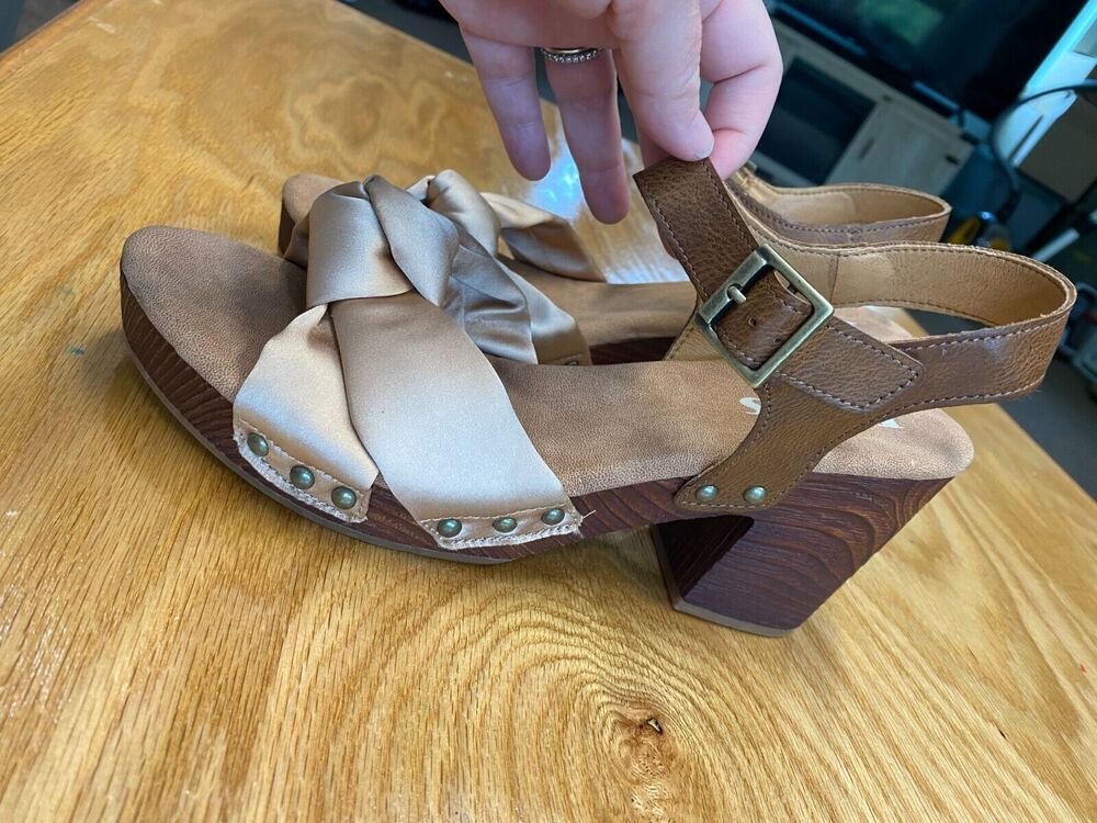 Korks By Kork Ease Natalia Strappy Sandals Women's 10 M Golden Brown Slip On S9